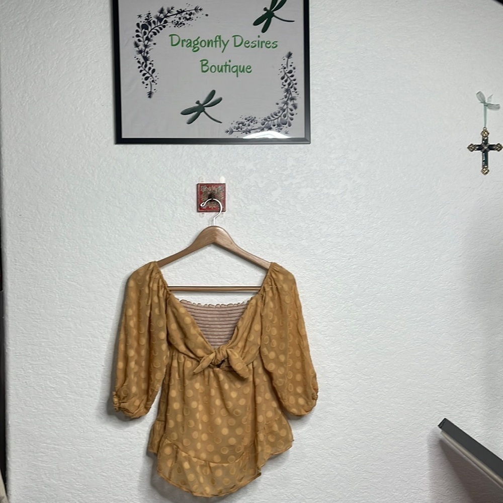 354- Show Me You Mumu Nita NWT Long Sleeve Gold Top with Polka Dot Size XS